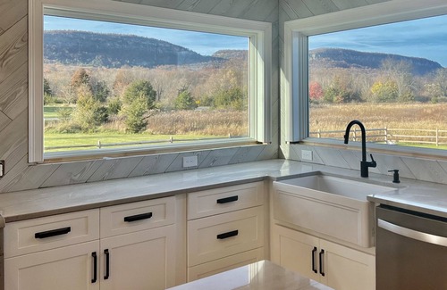New Paltz Casa | 🌟 6BR Luxury Gunks Home - Heated Pool, Bocce, Hot Tub & Pet Friendly