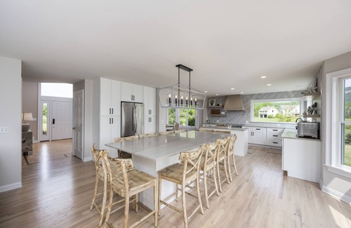 New Paltz Casa | 🌟 6BR Luxury Gunks Home - Heated Pool, Bocce, Hot Tub & Pet Friendly
