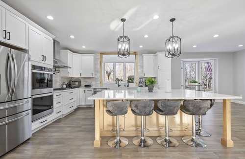 Milford Otro | 6BR Modern Farmhouse Retreat | 5acres of Forest!