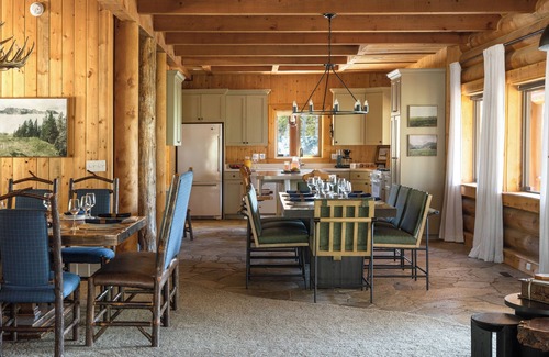 Kamas Cabina | 6K Sq ft Lodge sleeps 34 on 20 secluded acres in Beautiful Oakley