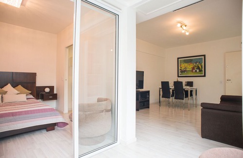 Congreso Apartamento | 6O - Gorgeous 6th Floor Downtown Apt.