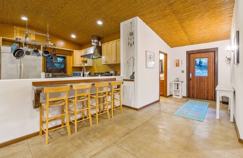 Three Rivers Casa | 7.5 Acre Sprawling Sequoia Estate with Hot Tub, Private Pond and Flume hike