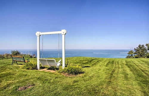 Ludington Casa | 7-Acre Coastal Michigan Home with Hot Tub and Sauna!