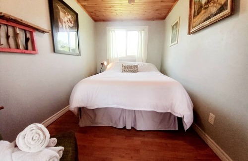 Howe Island Cabina | ☆7 Bdrm. Waterfront HIDEOUT☆ 1000 Islands GETAWAY☆