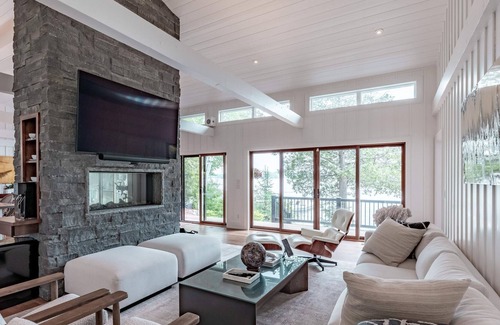 Utterson Cabaña | 7 bed 6 bath cottage on Skeleton Lake