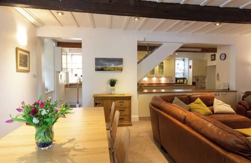 Ainley Top Casa | 7 Bed House - Sleeps 13 Guests Get-together House