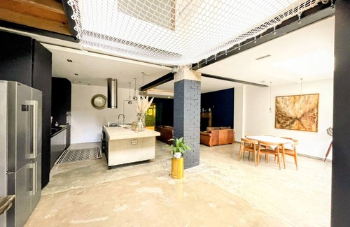 Winchmore Hill Casa | Remarkable 7-Bed House in London