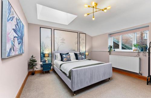 Robin Hood's Bay Casa | 7 Bedroom Abode of Robin Hoods Bay - Hot-tub - Pets