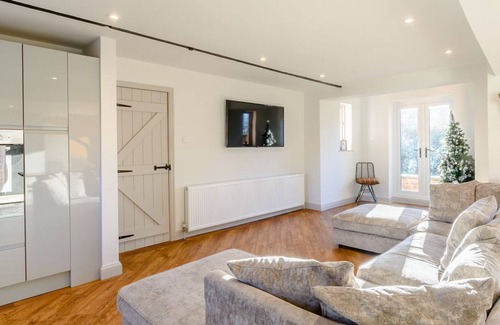 Cayton Cabaña | 7 bedroom accommodation in Killerby, near Cayton