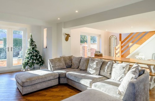 Cayton Cabaña | 7 bedroom accommodation in Killerby, near Cayton