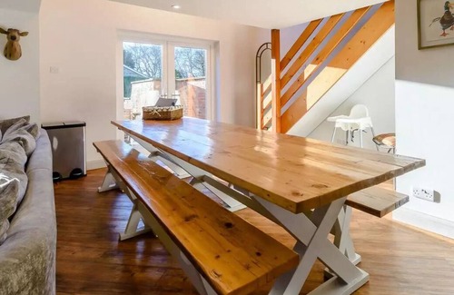 Cayton Cabaña | 7 bedroom accommodation in Killerby, near Cayton