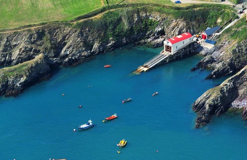 St Brides Cabaña | 7 bedroom accommodation in Rhosson, nr St. Davids