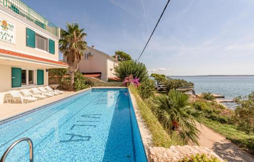 Kosljun Casa | 7 Bedroom Amazing Home In Kosljun