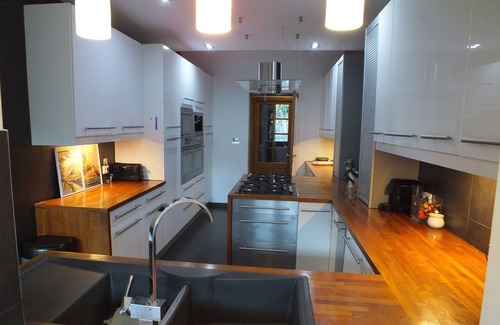 Sahorre Casa | Casa de 7 dormitorios con piscina, excelentes instalaciones y vistas impresionantes a la montaña