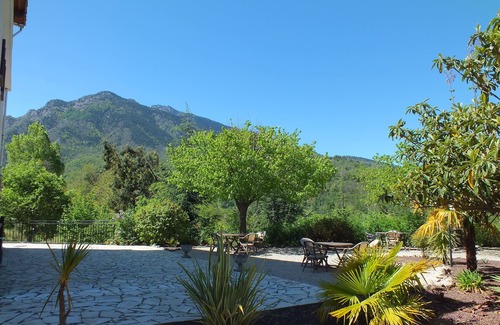 Sahorre Casa | Casa de 7 dormitorios con piscina, excelentes instalaciones y vistas impresionantes a la montaña