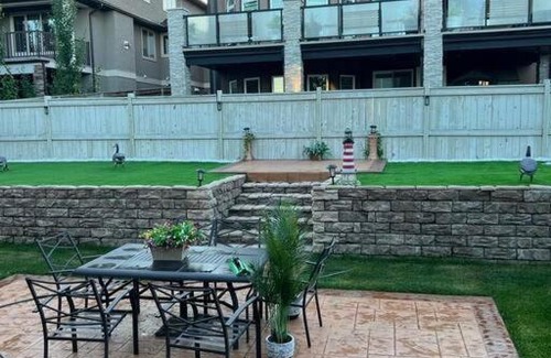 Chestermere Casa | 7 bedroom lake view house for upto 20 people