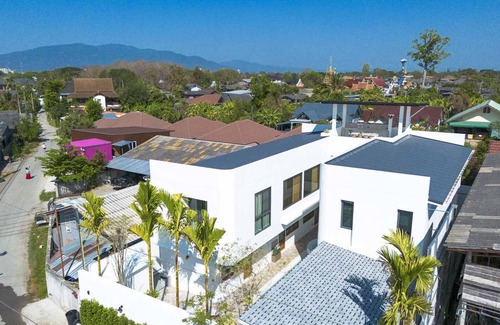 San Pu Loei Villa | 7 Bedroom Luxury Villa near Golf Courses. Pool w/ Jacuzzi