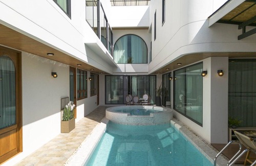 San Pu Loei Villa | 7 Bedroom Luxury Villa near Golf Courses. Pool w/ Jacuzzi