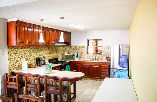 Zona Hotelera Norte Casa | 7 Bedrooms, Oceanfront, Bike Path to Town