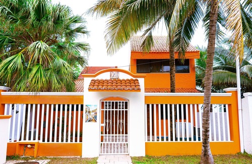 Zona Hotelera Norte Casa | 7 Bedrooms, Oceanfront, Bike Path to Town