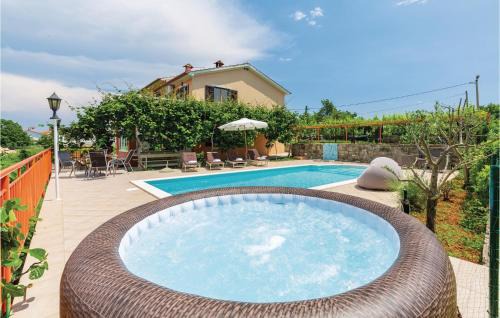 Presika Casa | 7 Bedroom Nice Home In Labin
