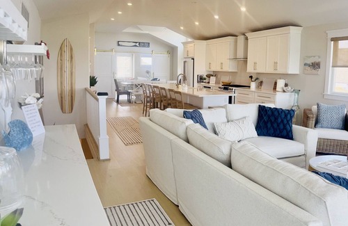Sea Isle City Casa | 7 Bedroom - On the Bay in Sea Isle- walk to Acme, Beach, Park, and Shops
