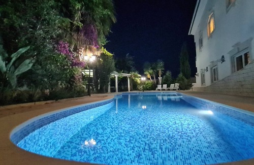 Maceira Casa | 7 Bedroom Residence at Villa☆☆☆☆☆ (20-25 Guests) by Silver Village Residence