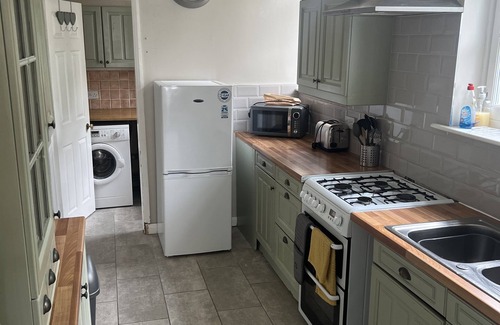 Morpeth Cabaña | 7 Bedroom rustic Cosy Cottage in the Heart of Morpeth, gateway to Northumberland