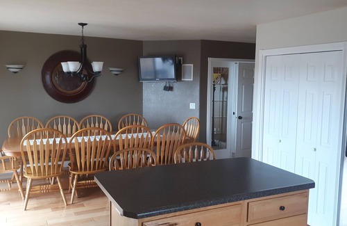 Deadwood Casa | 7 Bedroom Spacious Lead Home with Game Room and Hot Tub