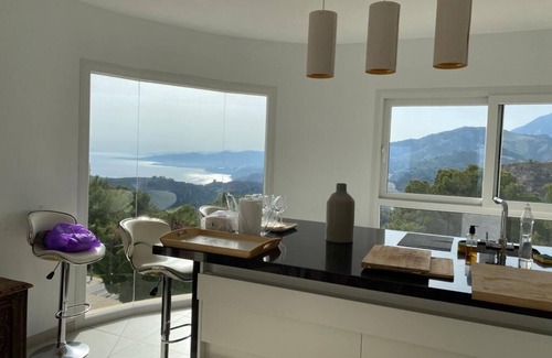 Almuñécar Villa | 7 Bedroom Villa in Cerro Gordo