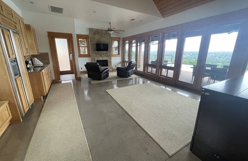 McNeil Casa | 7 Bedrooms 5 full bath & 2 1/2 Bath Lake Austin Estate