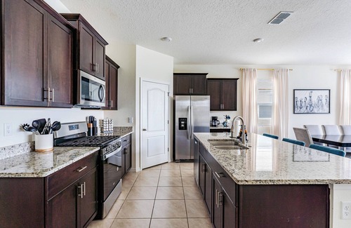 Sunridge Woods Casa | 7 Beds Pet-Friendly, Resort Water Park & Sport Courts, Pool/Jacuzzi, BBQ, Games