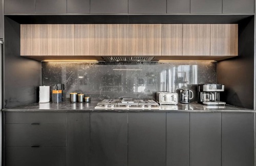 Calgary Casa | 7 BR Luxury Home » Central AC » 100` Projector