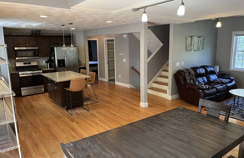 Kingston Casa | 7 BR's, 3 baths, 2 acres. FIREPIT, A/C, Near Narragansett, Newport, URI