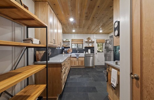Long Barn Cabina | 7 Cedars Lodge /Modern/Multifamily/AC/ Starlink