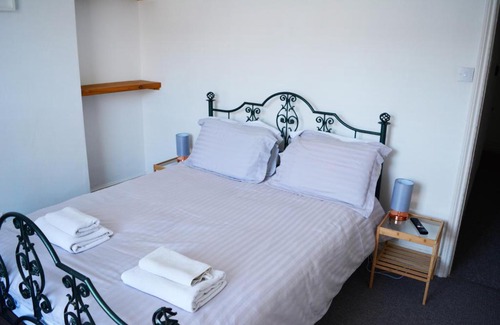 Beverley Casa | 7 Grovehill Road