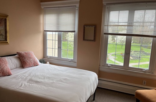 Derby Cama Y Desayuno | 7 GUEST ROOMS - SUNCLIFF FAMILY SUITE ON LAKE ERIE!! Football & Family Fun!