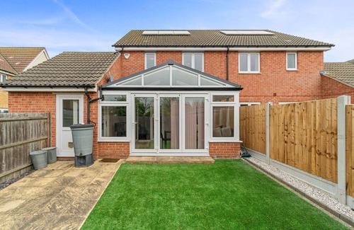 Havering Casa | Impeccable 3-Bed House in Hornchurch