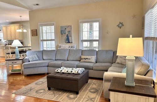Long Beach Casa | 7 Happy Clams