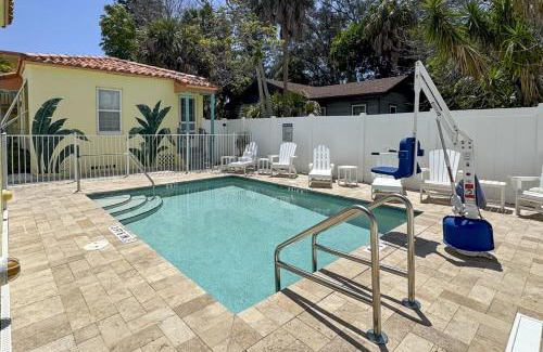 Madeira Beach Casa | 7 - Island Paradise Cottages - Sandy Shores