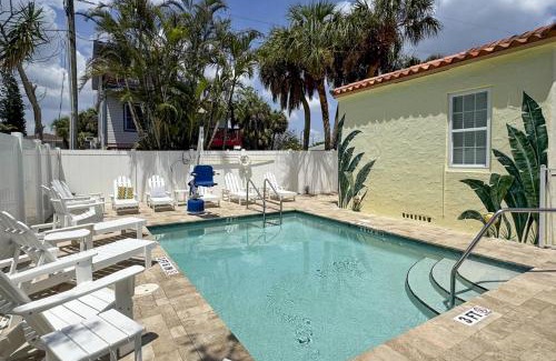 Madeira Beach Casa | 7 - Island Paradise Cottages - Sandy Shores