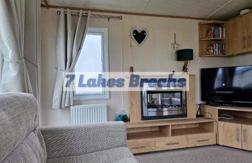 Crowle Casa | 7 Lakes Breaks at 7 Lakes Country Park-WF73