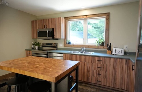 Algonquin Highlands Apartamento | #7 Lodge Room (1 King Bed)