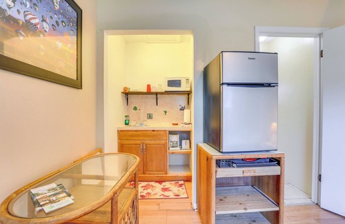 Pinellas Park Apartamento | 7 Mi to Beach: Pinellas Park Studio w/Patio
