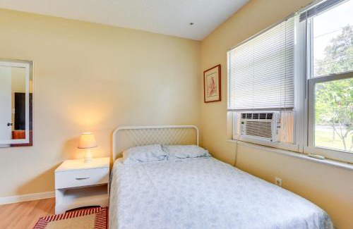 Pinellas Park Apartamento | 7 Mi to Beach Pinellas Park Studio with Patio