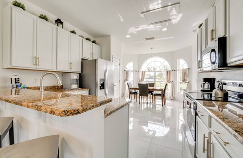 Crystal Cove Casa | 7 Mi to Disney: Family Home w/ Resort Perks