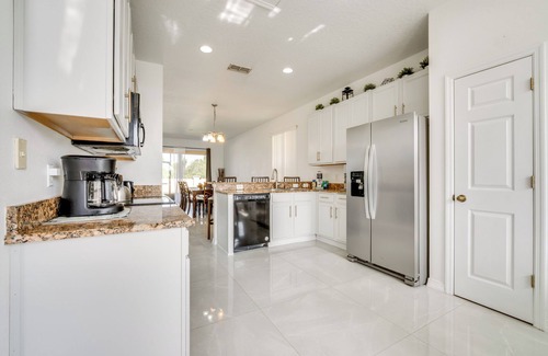 Crystal Cove Casa | 7 Mi to Disney: Family Home w/ Resort Perks