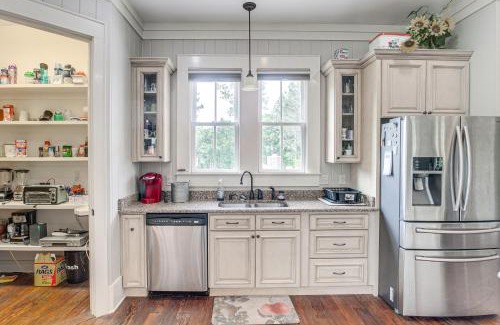 Irwinville Casa | 7 Mi to Downtown Fitzgerald Spacious Home with Deck