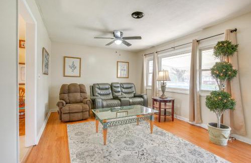 Kettering Casa | 7 Mi to Dtwn Dayton Home in Kettering with Yard