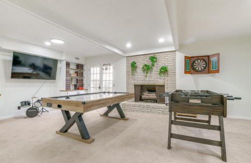 Durham Casa | 7 Mi to Dtwn Durham Home with Hot Tub and Game Room!